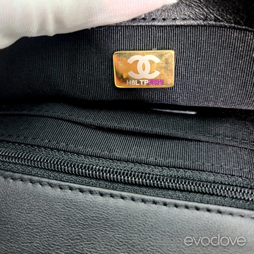 SOLD Classic Flap 2021 Cruse Collection Black & Gold Velvet Bag - Picture 8 of 16
